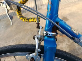 Bicicleta de carretera azul vintage