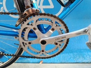 Bicicleta de carretera azul vintage