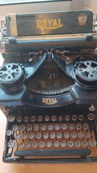 Máquina de escribir antigua Royal