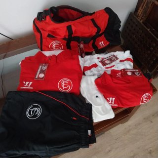 Sevilla FC lote: Chándal+ bolsa+ camisetas+medias