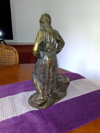Figuras  Bofill Bronce Mujer  50€ cada una