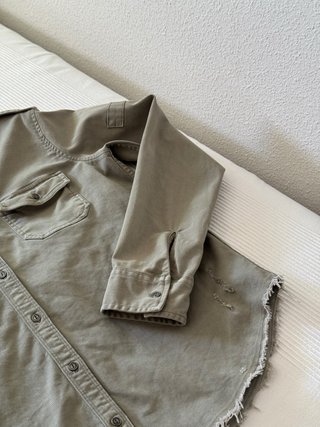 Camisa Hollister verde militar Talla S