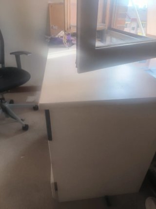 Mesa de estudio con cajonera de cuatro csjones
