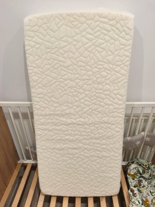 Cuna convertible madera y blanca