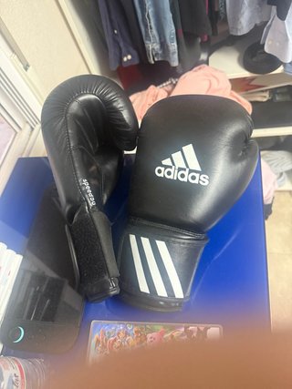 Guantes de boxeo Adidas negros