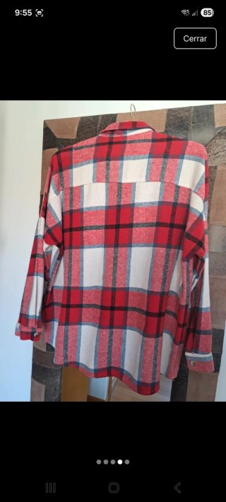 Camisa de cuadros roja y blanca