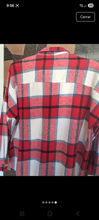 Camisa de cuadros roja y blanca