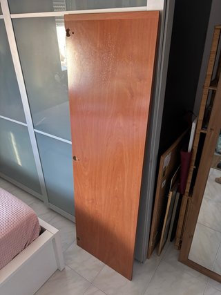Espejo Alto con Marco de Madera