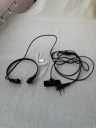 Micrófono garganta y pinganillo walkie