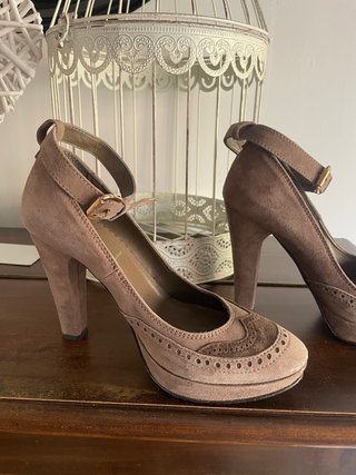 Zapatos de tacón italianos beige