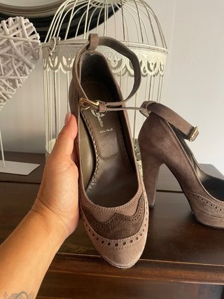 Zapatos de tacón italianos beige