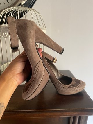 Zapatos de tacón italianos beige