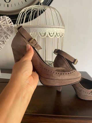 Zapatos de tacón italianos beige