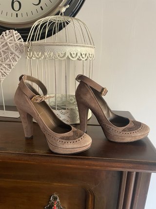 Zapatos de tacón italianos beige