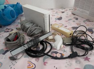 Consola Nintendo Wii Blanca + Mando y Cables