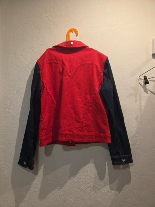 Chaqueta Desigual vaquera roja y azul