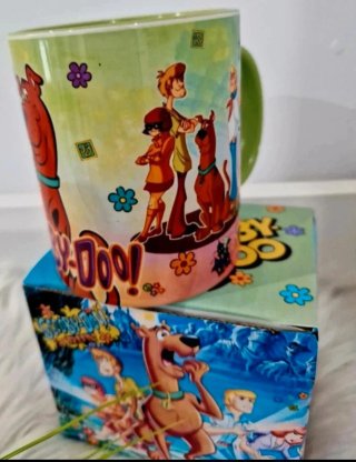 Caneca Scooby-Doo com Caixa