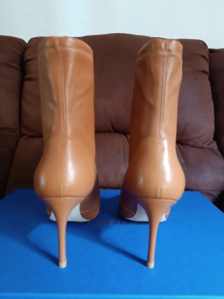 Botines Stuart Weitzman Piel Tacon Aguja Beige