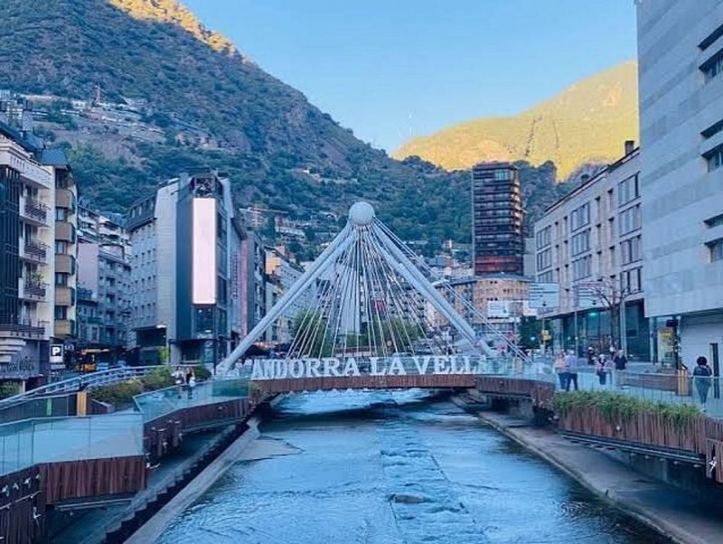 Commercial premises for rent in Andorra la Vella · 7 of 13