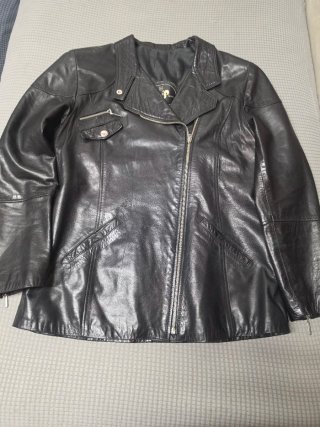 Chaqueta de cuero negra da talla Xl