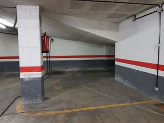 Garaje en alquiler en Eixample Nord – La Devesa en Girona
