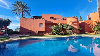 Piso en alquiler en Costabella en Marbella