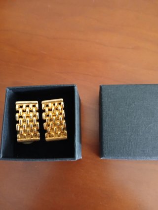 Pendientes chapados dorados