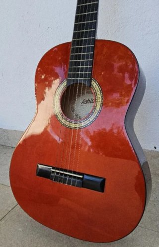 Guitarra clásica española infantil y funda Strongb