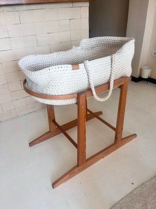 Moisés bebé cesta tejida y soporte madera