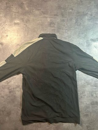 Chaqueta Under Armour Negra y Blanca Vintage