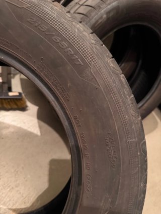 UN Neumático Hankook 215/65R17