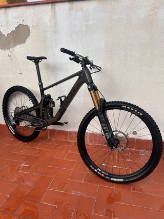 Bicicleta Ghost Riot AM Full Party