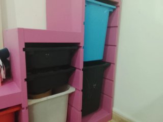 Mueble cajonera rosa y azul