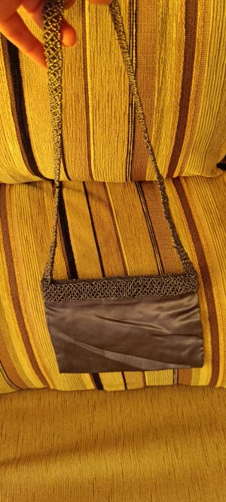 Bolso de fiesta gris y dorado