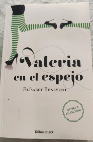 Valeria en el espejo