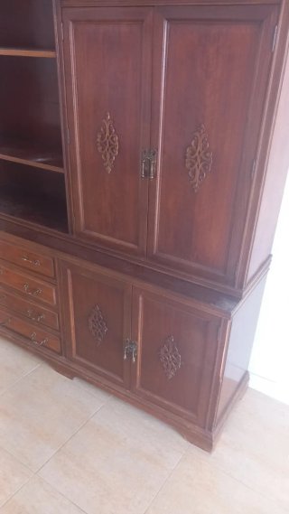 Mueble de madera Vetrena