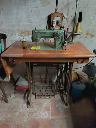 Máquina de Coser Refrey Transforma