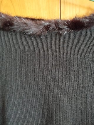 Jersey Negro con Detalles de Pelo