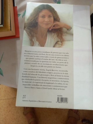 Lo que le falta al tiempo (Spanish Edition)
