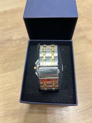 Relojes de pulsera para mujer y hombre