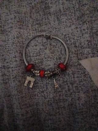 Pulsera con dijes de París