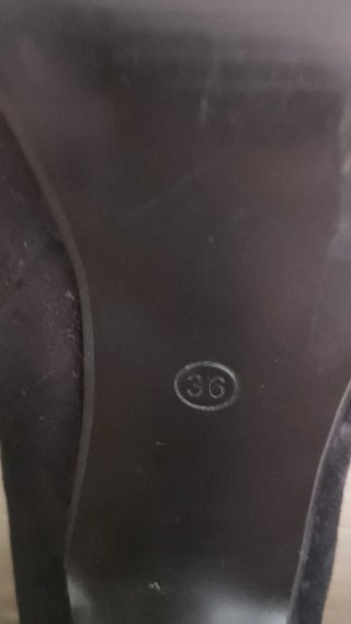 Botines tacón negros con cremallera a los costados