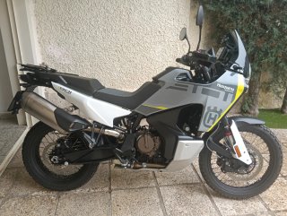 Husqvarna Norden 901 - 6000 km. PRECIO CONVENIR.