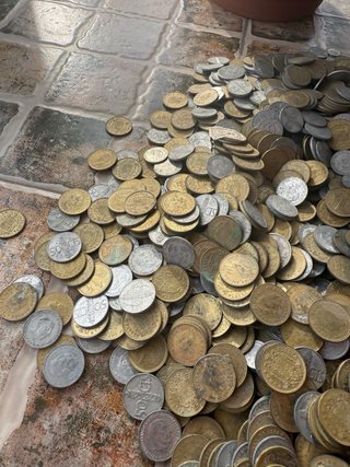 Lote de Monedas Antiguas: Pesetas y Céntimos