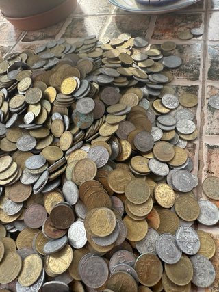 Lote de Monedas Antiguas: Pesetas y Céntimos