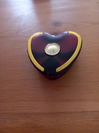 Cajita de Plástico en Forma de Corazón