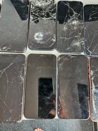 Lote de 18 iPhone para piezas
