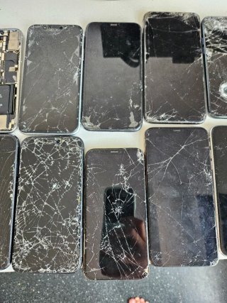 Lote de 18 iPhone para piezas