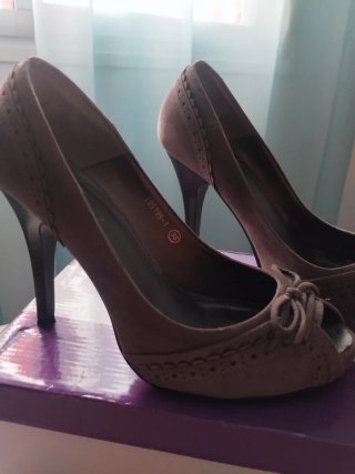 Zapatos de Tacón grises terciopelo Talla 38