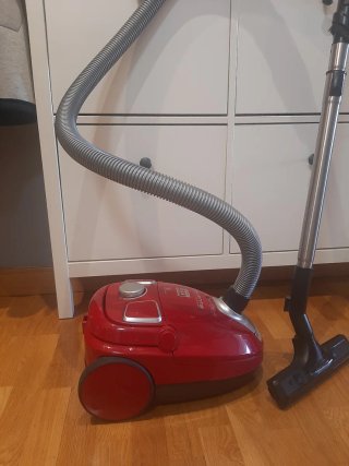 Aspiradora Rowenta Compacta Roja